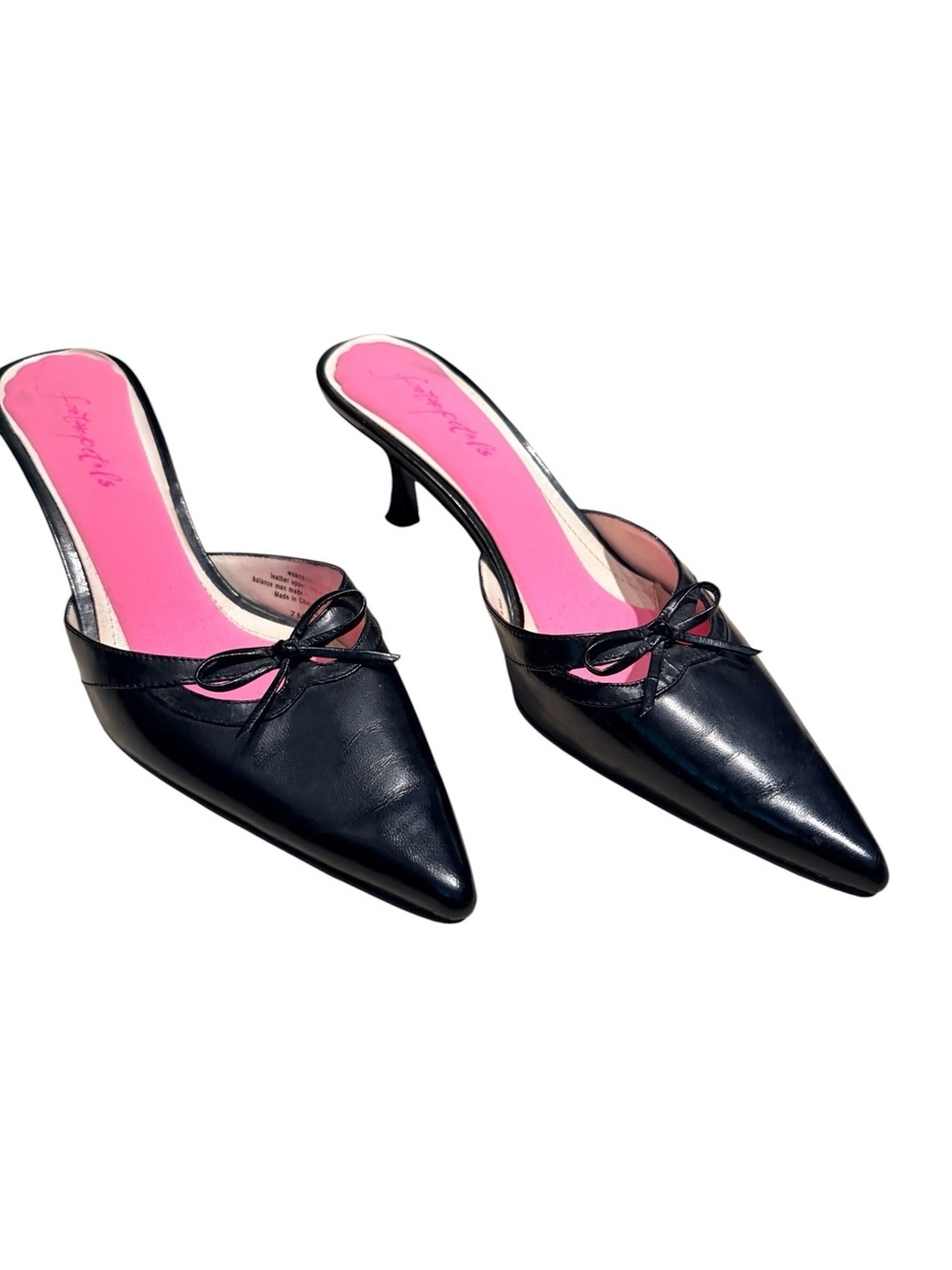 Black Pointed Toe Kitten Heels with Pink Insole